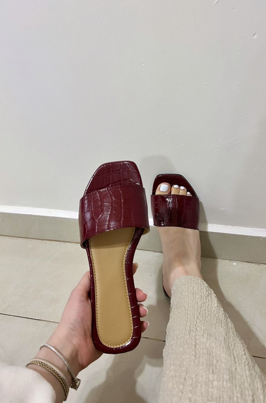 Mariana cocodrilo vino